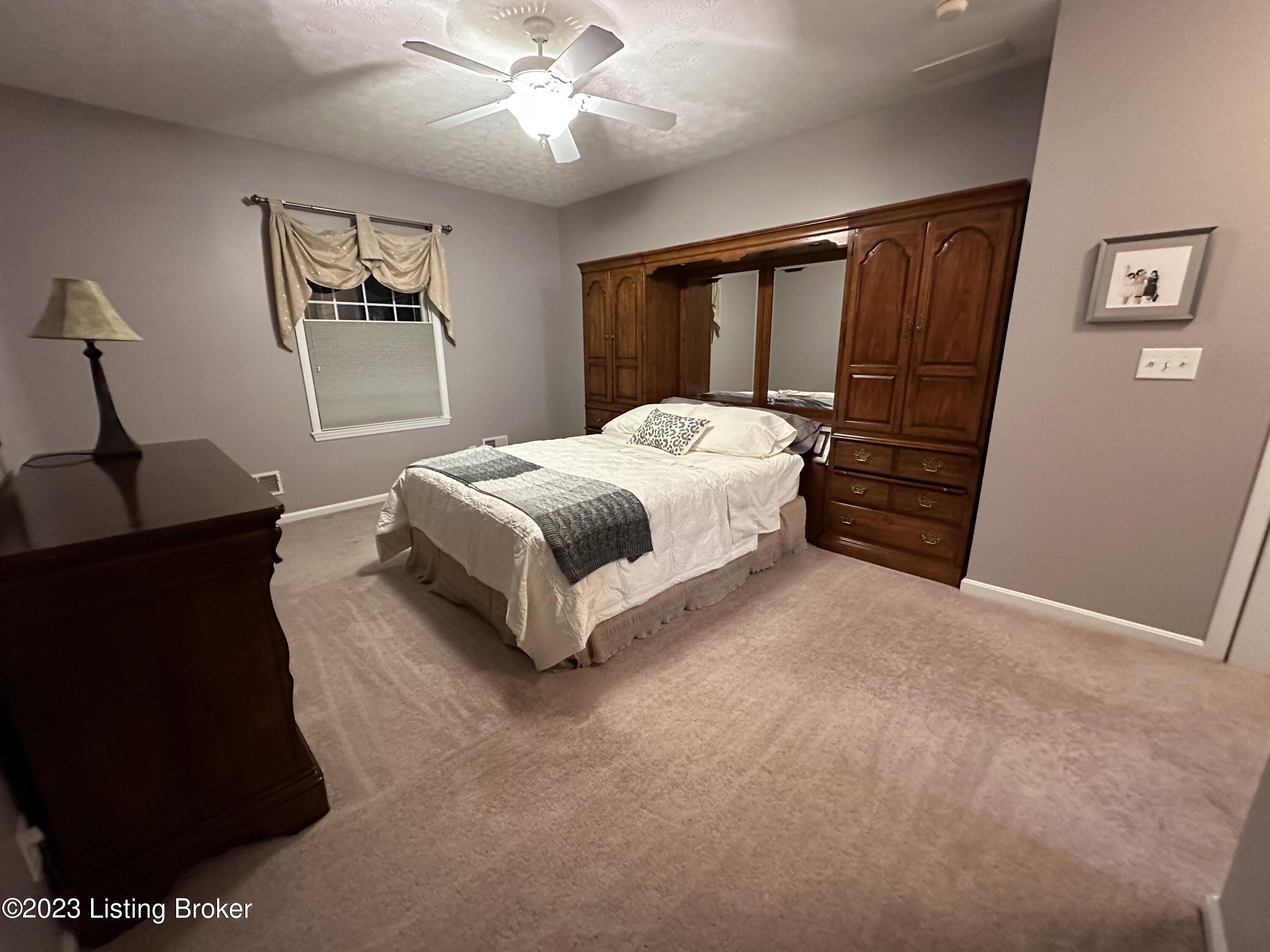 3122 Hendon Road Louisville, KY 40220 - Photo 39 of 53 A6AC4AF9-47C0-4ABC-82D5-012C6A50863C