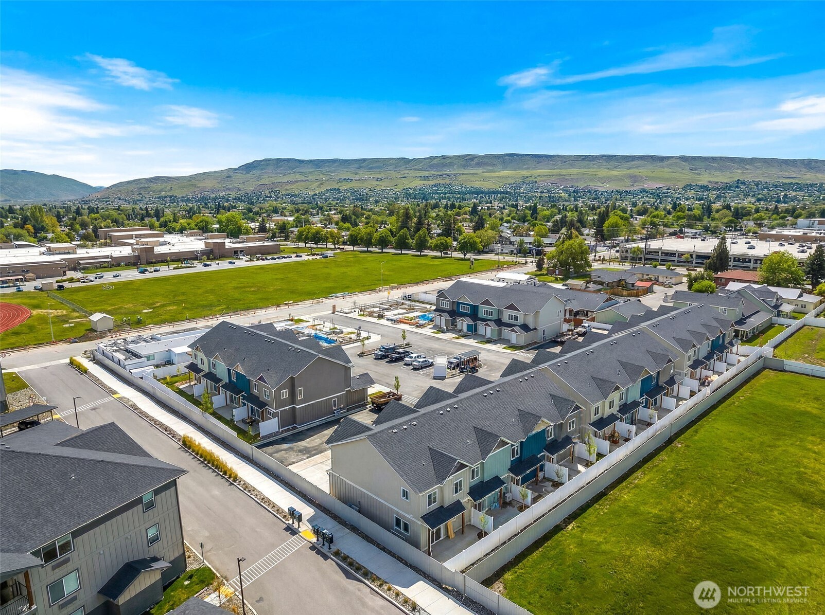 1075 Red Apple Road, Unit E18 Wenatchee, WA 98801 - Photo 28 of 32