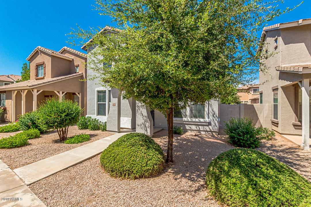 1935 East Del Rio Street Gilbert, AZ 85295 - Photo 3 of 40 03-DelRio