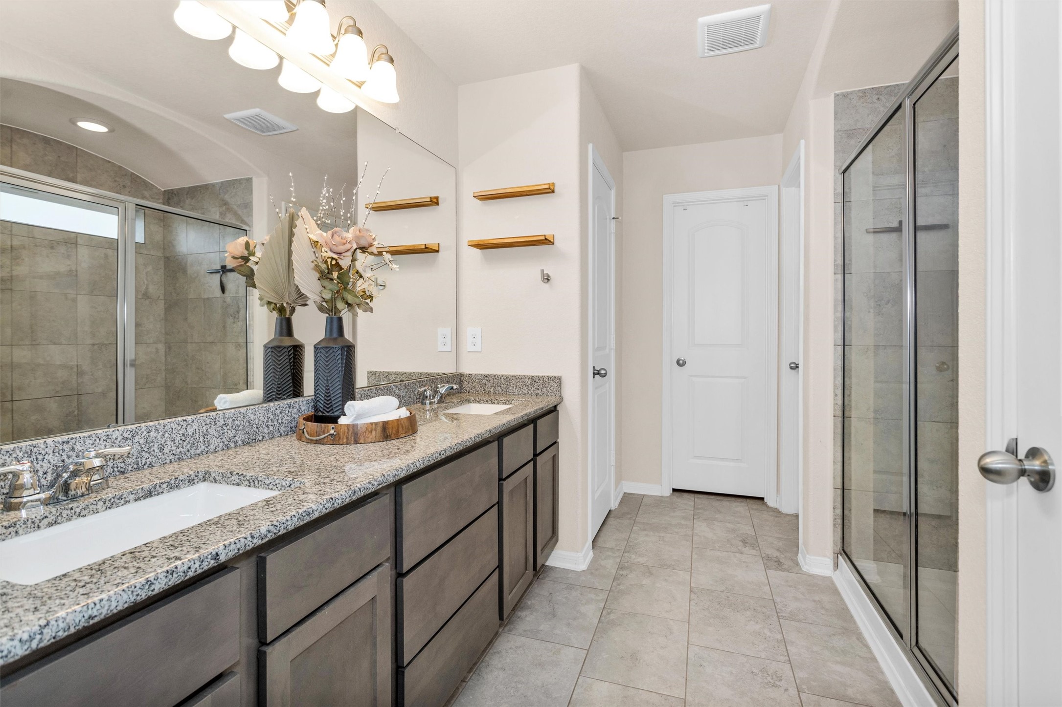 29443 Ridge Clearing Trail Spring, TX 77386 - Photo 21 of 36 Primary bath