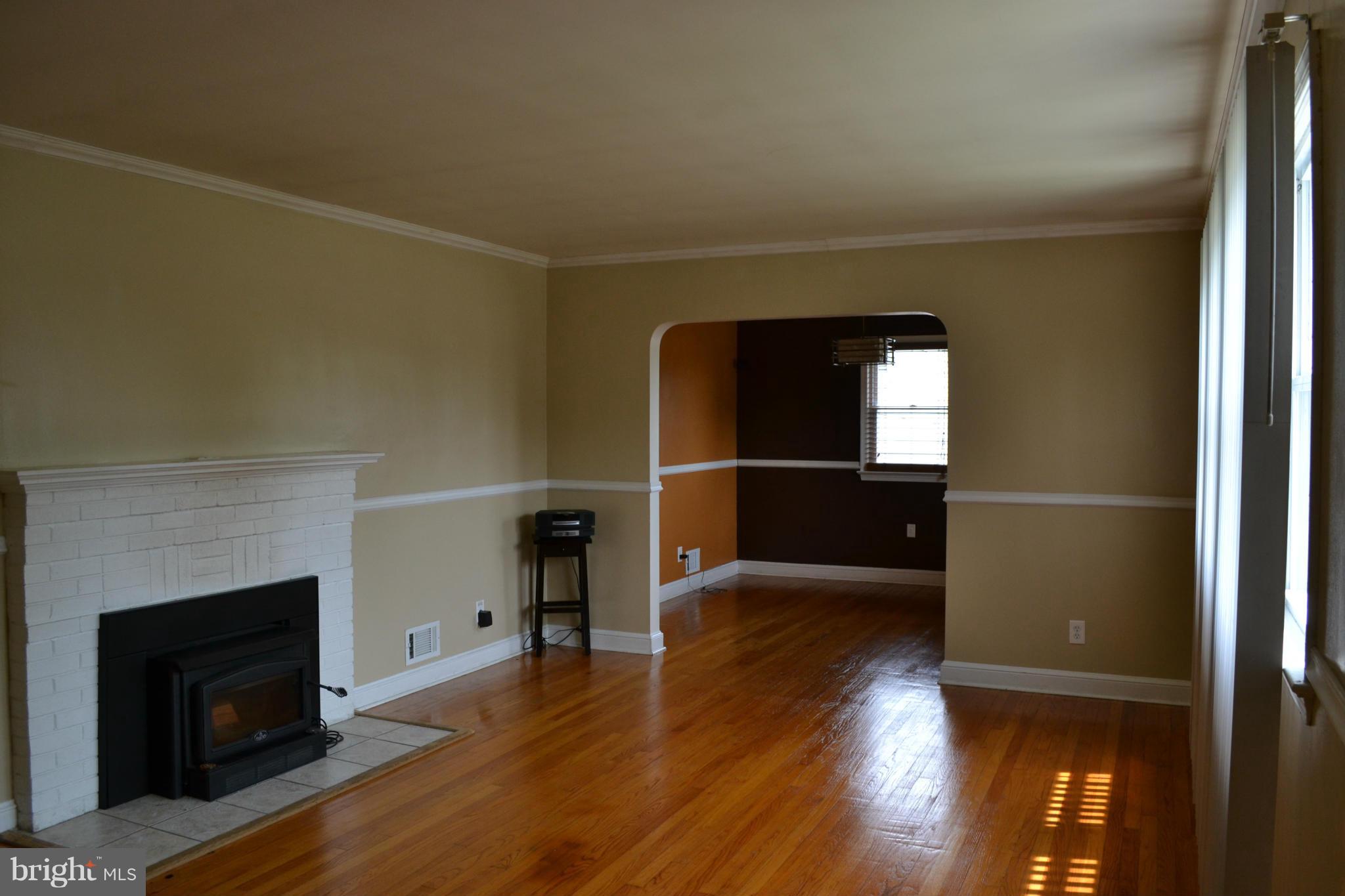 4416 Hargrove Road Temple Hills, MD 20748 - Photo 7 of 30 Living Room