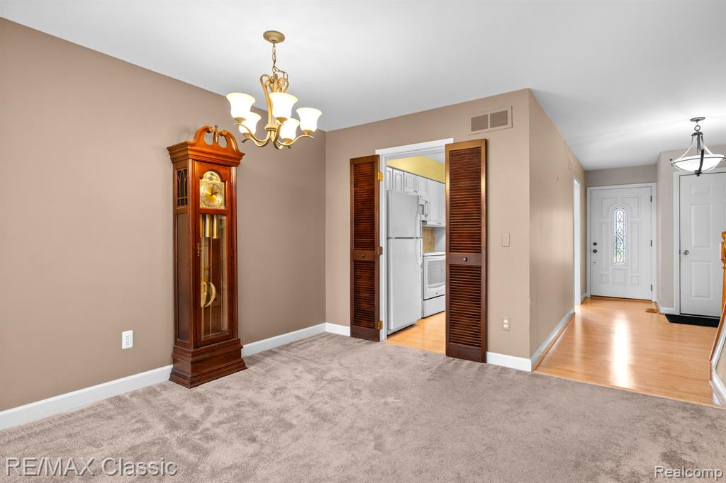 23127 Farmington Road Farmington, MI 48336 - Photo 20 of 51 Gallery Image 20
