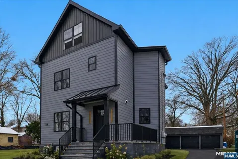 $949,000 | 28 1/2 Irving Street, Montclair, NJ 07042