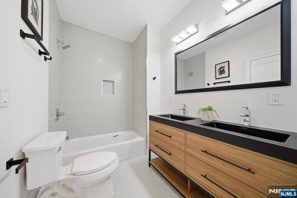 28 1/2 Irving Street Montclair, NJ 07042 - Photo 18 of 32