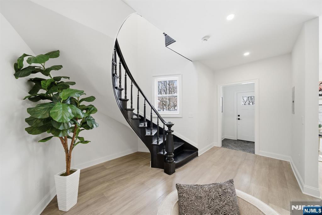 28 1/2 Irving Street Montclair, NJ 07042 - Photo 4 of 32