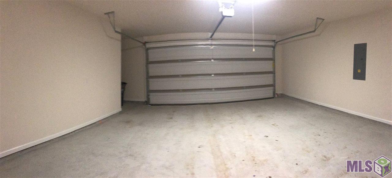 1418 Gardenia Lane Baton Rouge, LA 70820 - Photo 18 of 20 Spacious Garage