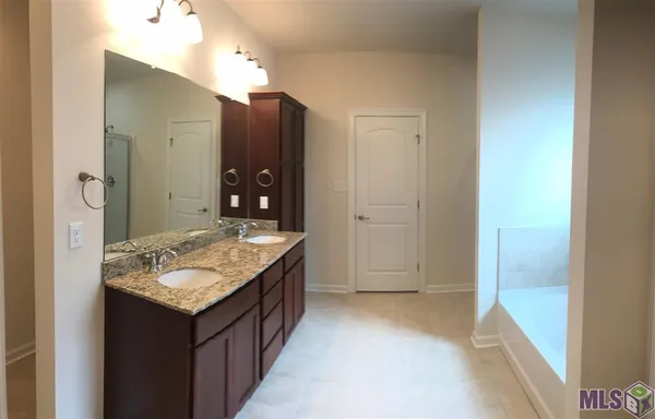 $2,400 | 1418 Gardenia Lane, Baton Rouge, LA 70820