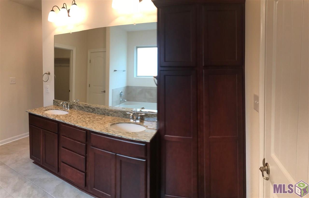 1418 Gardenia Lane Baton Rouge, LA 70820 - Photo 10 of 20 Master en suite