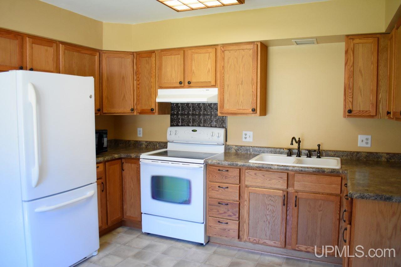 303 Riverside Road Marquette, MI 49855 - Photo 3 of 41 Gallery Image 3