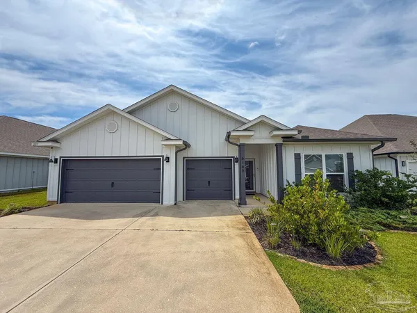$2,995 | 6169 Jenks Drive, Gulf Breeze, FL 32563