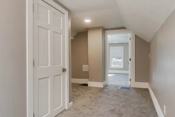 $195,000 | 507 West Oakland Avenue, Bloomington, IL 61701