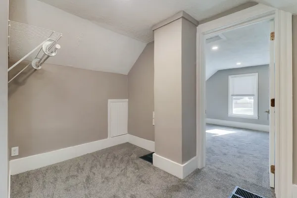 $195,000 | 507 West Oakland Avenue, Bloomington, IL 61701