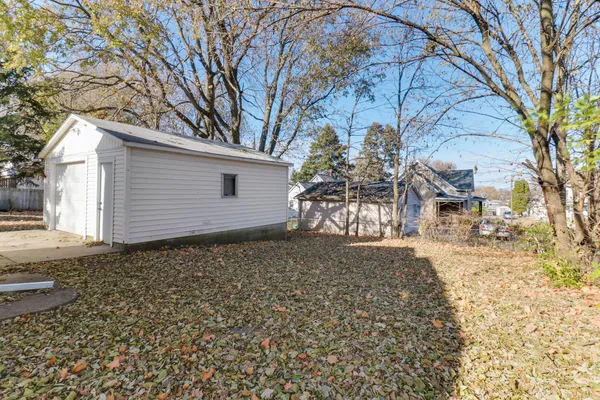 $195,000 | 507 West Oakland Avenue, Bloomington, IL 61701