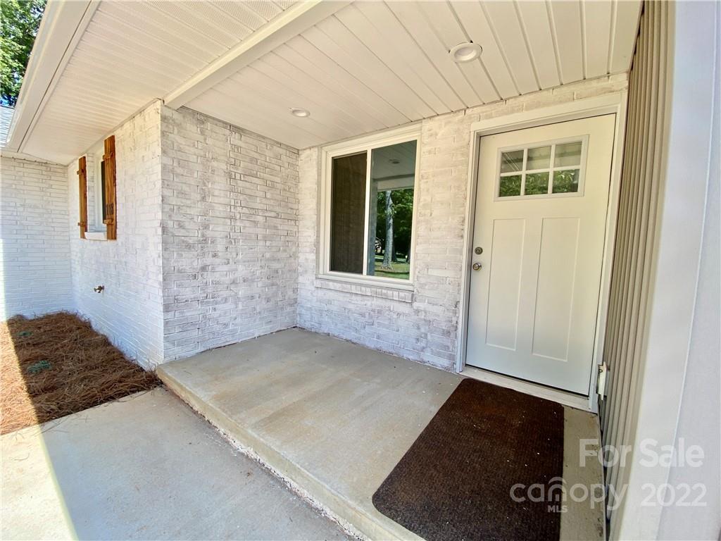 118 Chestnut Oak Road Union Grove, NC 28689 - Photo 3 of 37 Gallery Image 3
