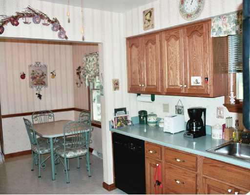 145 Harding Road Pittsburgh, PA 15229 - Photo 4 of 8 Kitchen.