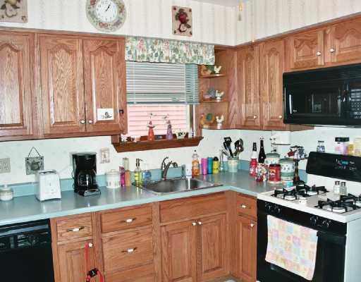 145 Harding Road Pittsburgh, PA 15229 - Photo 5 of 8 Kitchen.