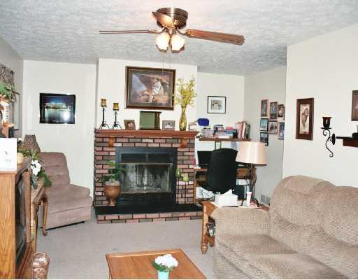 145 Harding Road Pittsburgh, PA 15229 - Photo 7 of 8 Den/Family/Great Room.