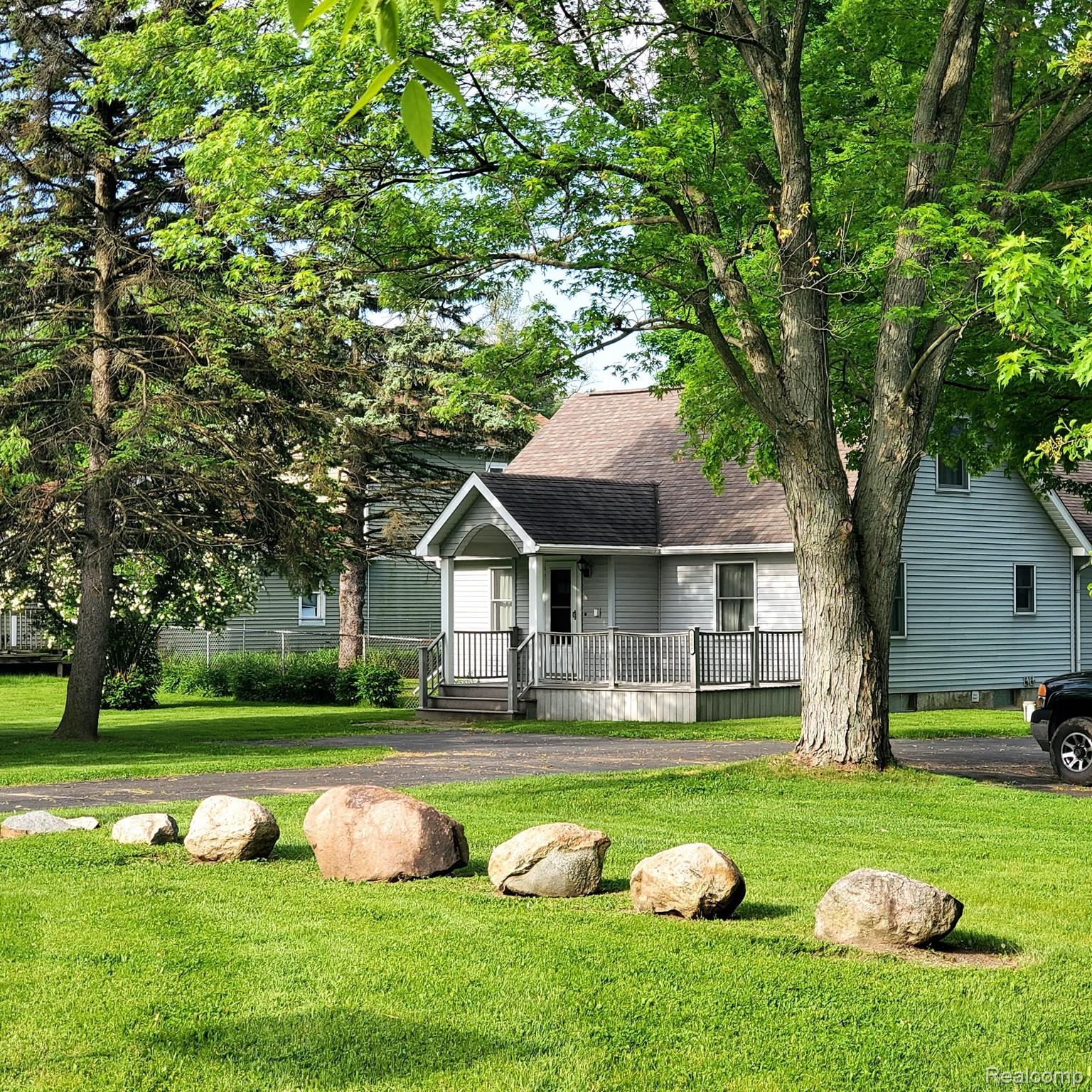 1008 Adams Road Burton, MI 48509 - Photo 1 of 41 Gallery Image 1