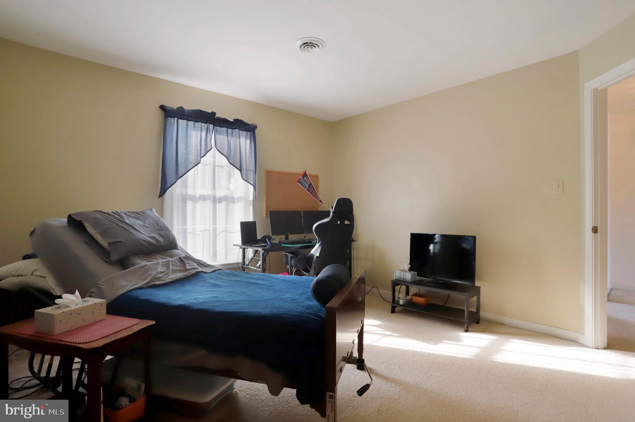 9136 Jordan Road Fairplay, MD 21733 - Photo 20 of 42 Bedroom
