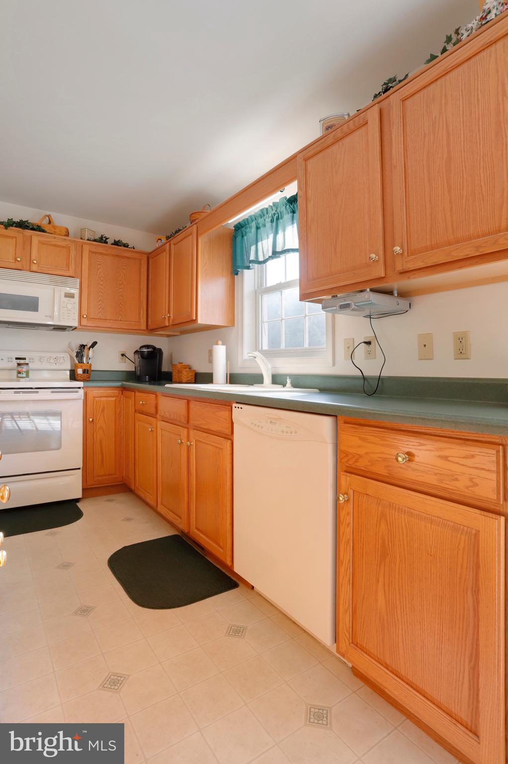 9136 Jordan Road Fairplay, MD 21733 - Photo 6 of 42 Kitchen view