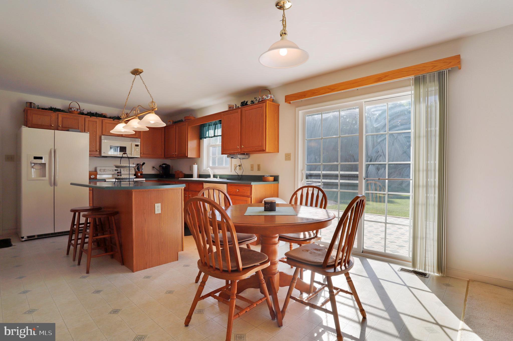 9136 Jordan Road Fairplay, MD 21733 - Photo 7 of 42 Eat-in Kitchen