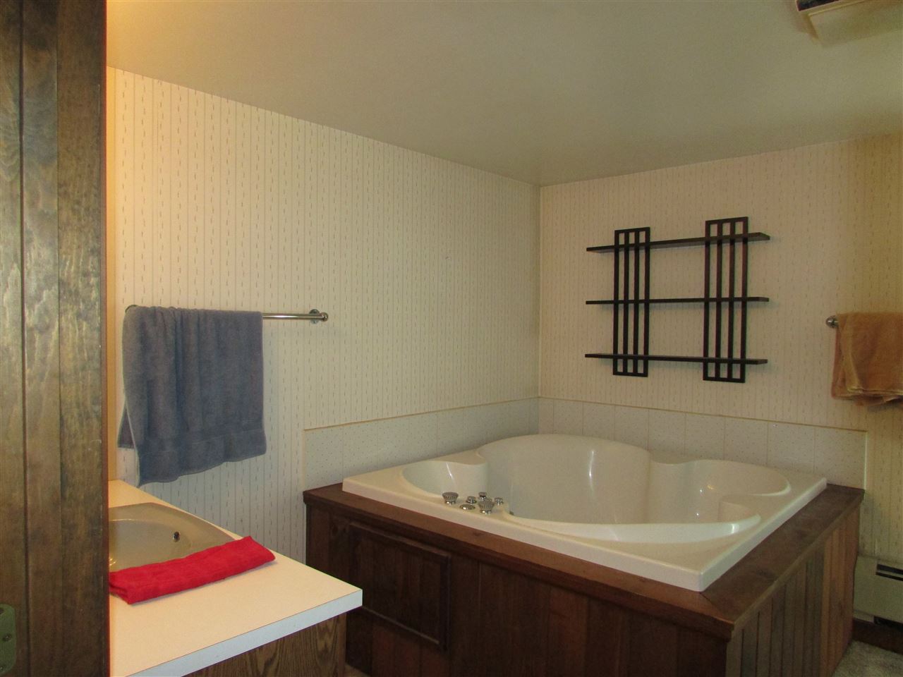 219 Hardy Hill Road Lebanon, NH 03766 - Photo 14 of 38