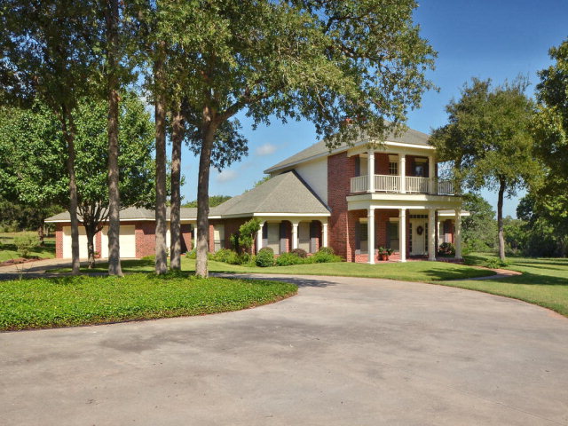 474 Powell Road Luling, TX 78648 - Photo 1 of 1