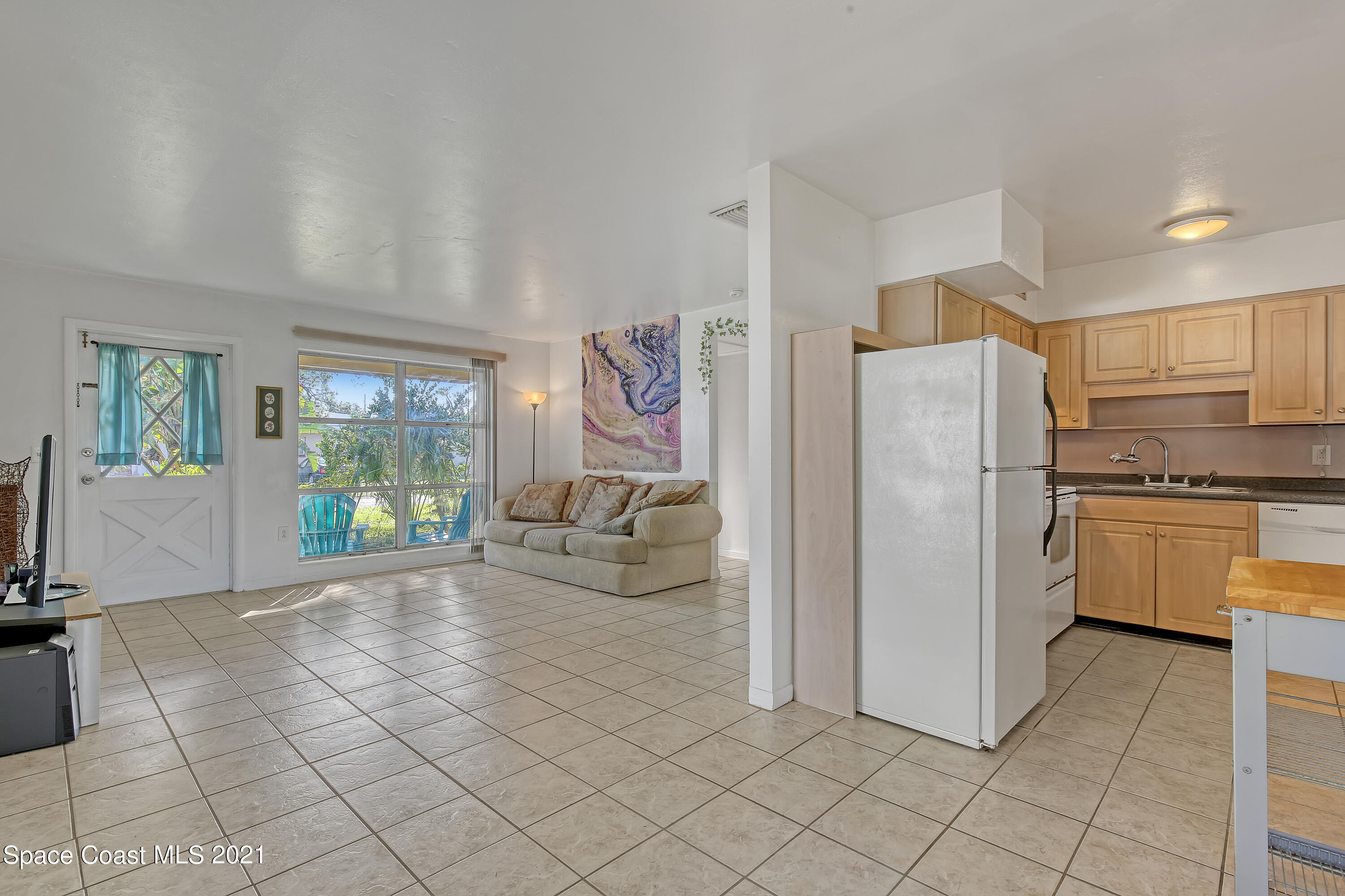 970 Church Street Rockledge, FL 32955 - Photo 5 of 10 Kitchen/Living