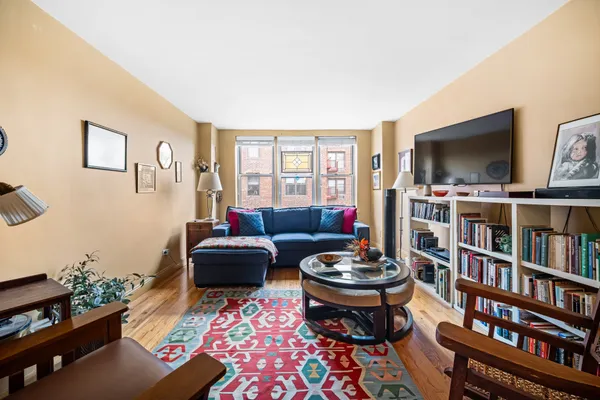 $545,000 | 415 Argyle Road, Unit 6V | Ditmas Park