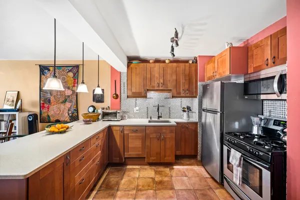 $545,000 | 415 Argyle Road, Unit 6V | Ditmas Park