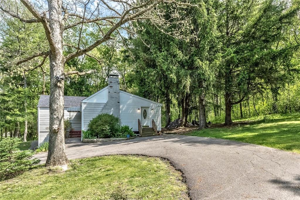 5466 Gibson Road Gibsonia, PA 15044 - Photo 2 of 12 Gallery Image 2