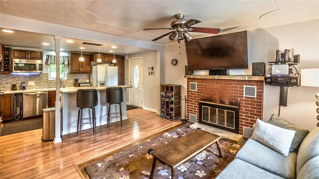5466 Gibson Road Gibsonia, PA 15044 - Photo 7 of 12 Gallery Image 7