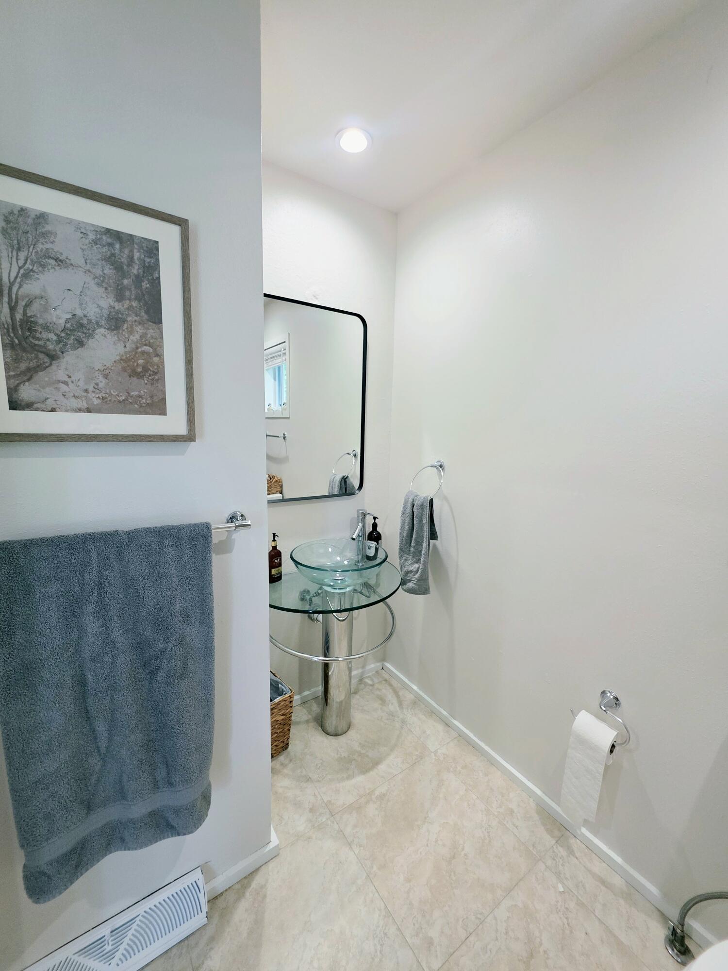6022 North Sunny Point Road Milwaukee, WI 53209 - Photo 21 of 32 1000046588
