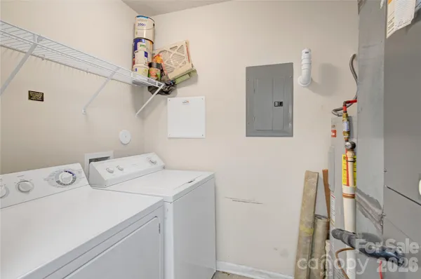 a view of utility room