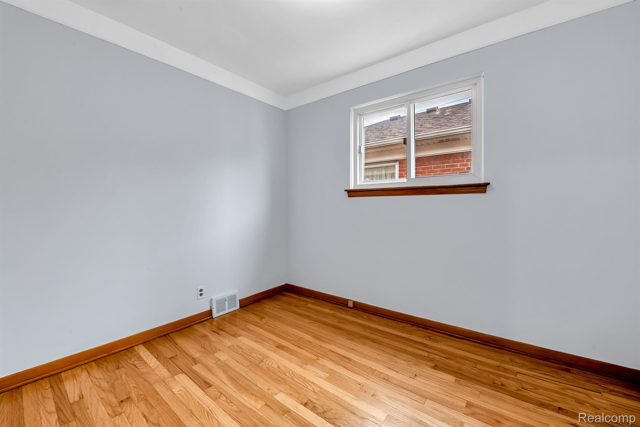 657 Goddard Road Wyandotte, MI 48192 - Photo 7 of 18 Gallery Image 7