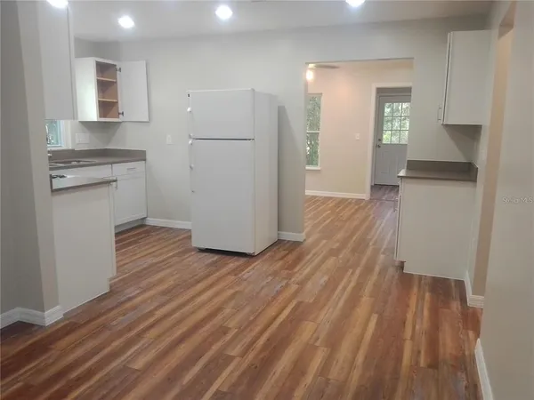 $1,575 | 19040 Ravenswood Road, Altoona, FL 32702