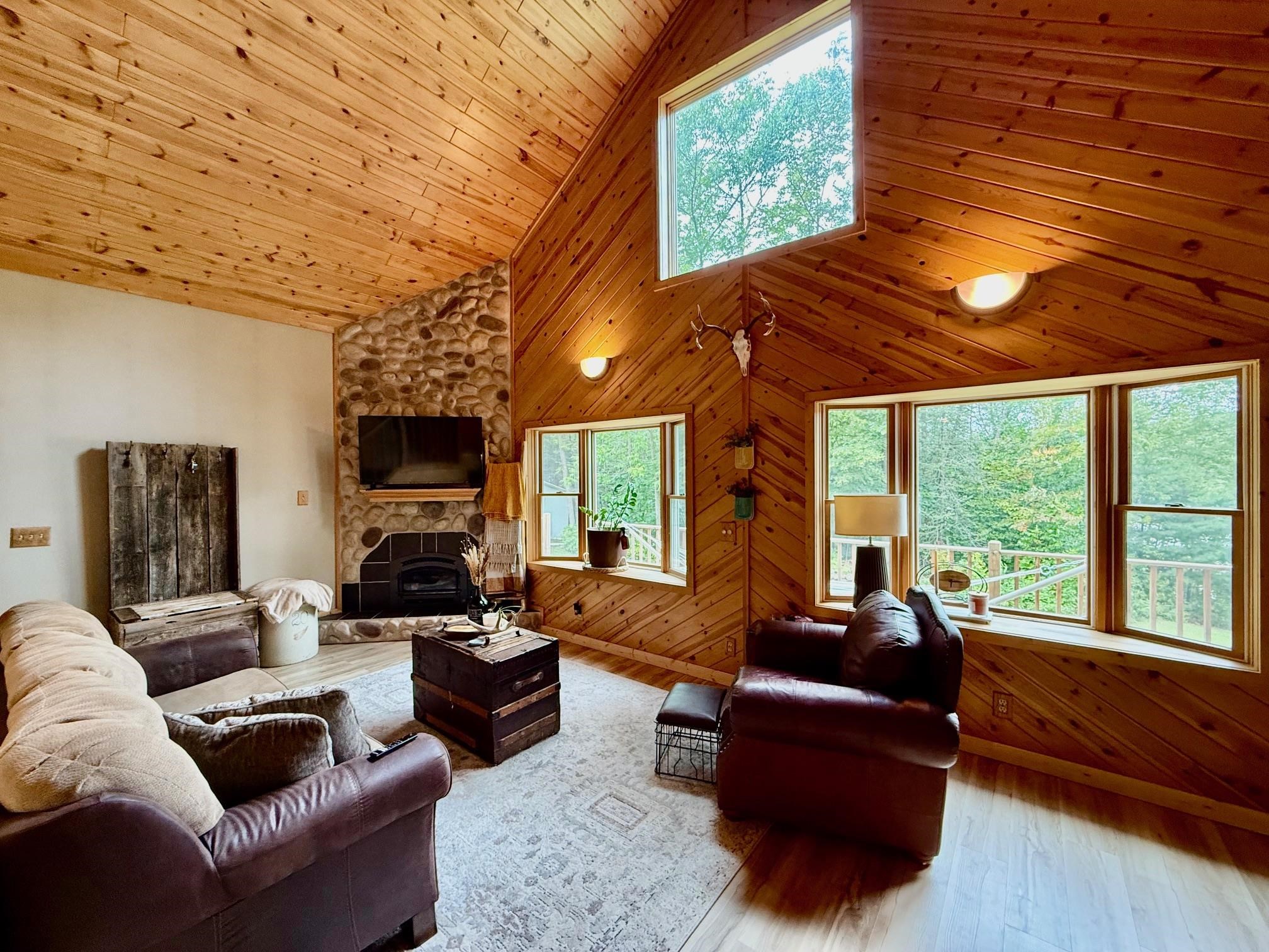16890 Cabin Road Mason, WI 54856 - Photo 6 of 16 Living Room