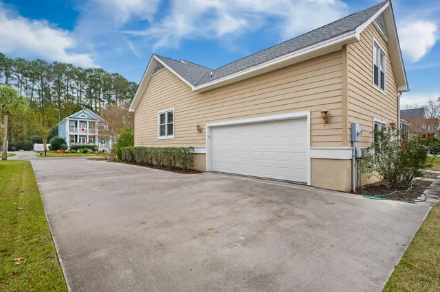 $847,500 | 842 Captain Tom's Crossing, Johns Island, SC 29455