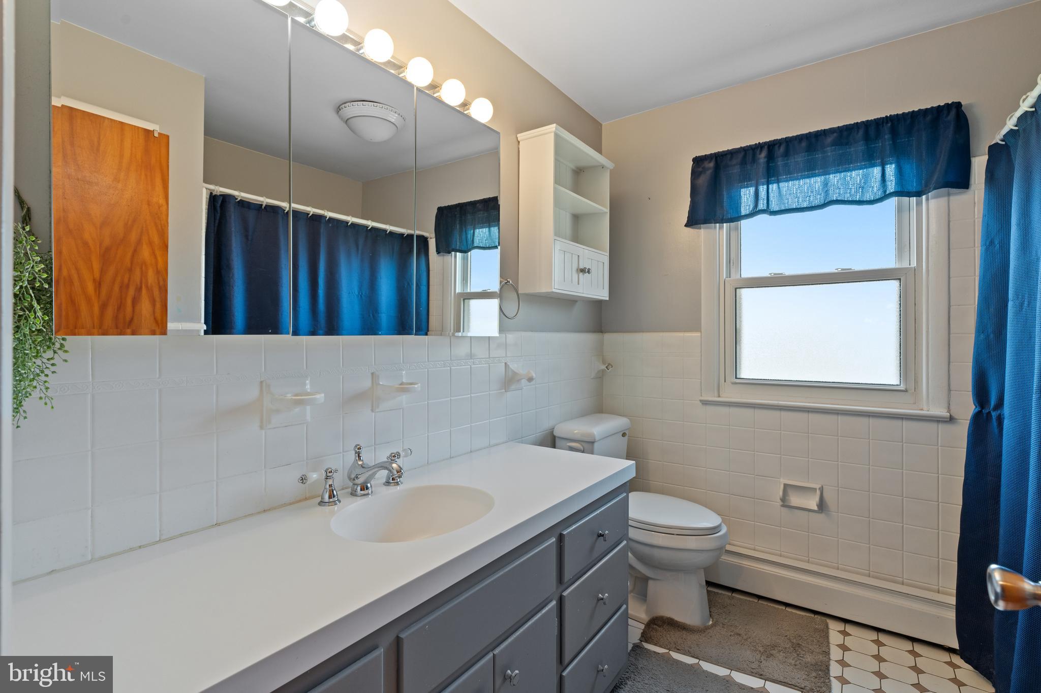 109 Big Road Perkiomenville, PA 18074 - Photo 18 of 44 Full hall bath with tub/shower