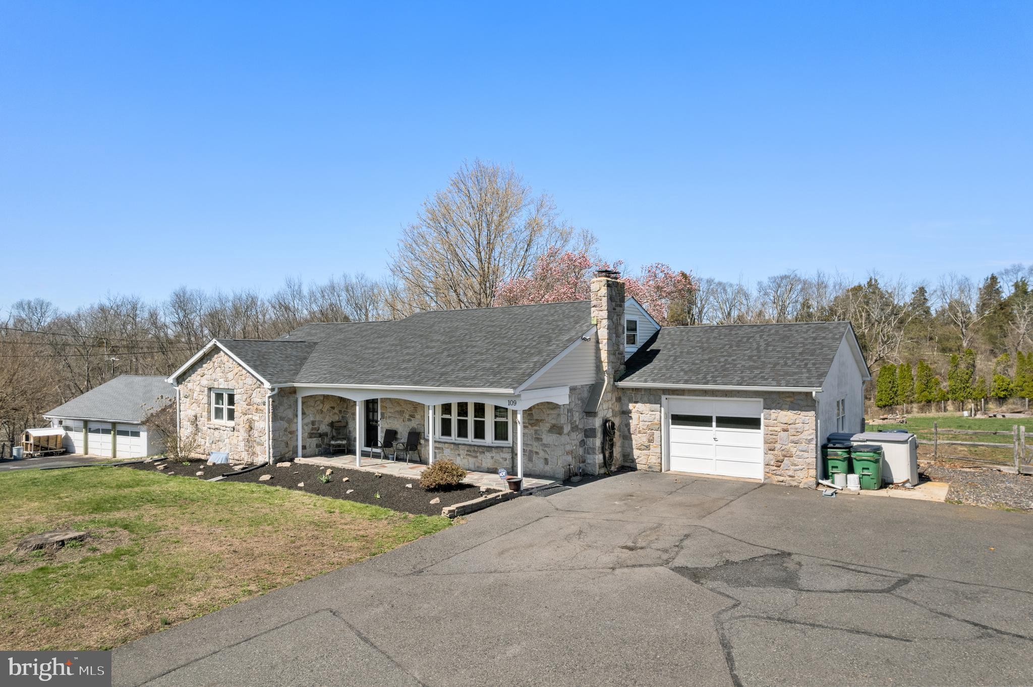 109 Big Road Perkiomenville, PA 18074 - Photo 4 of 44 Gallery Image 4