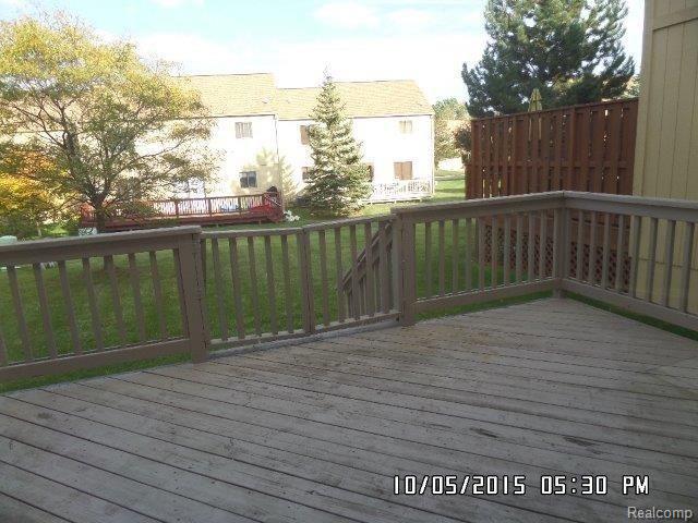 2195 Crystal Drive Rochester, MI 48309 - Photo 26 of 27 SAM_6109.JPG