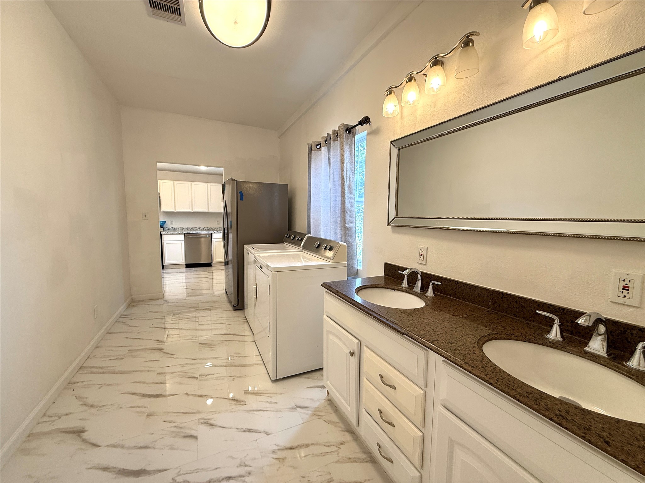 421 Sidney Street, Unit 1/2 Houston, TX 77003 - Photo 7 of 8 Unit 1/2