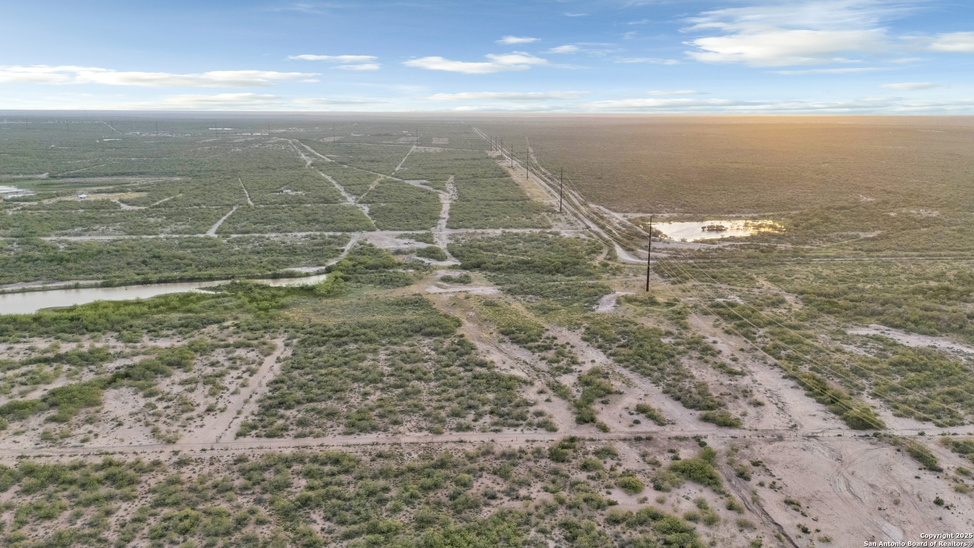 4 Mangana Hein Laredo, TX 78046 - Photo 12 of 18 a view of city and ocean