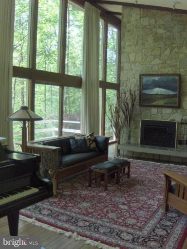 10704 Hunters Valley Road Vienna, VA 22181 - Photo 3 of 26 Vaulted Ceilings for incredible light
