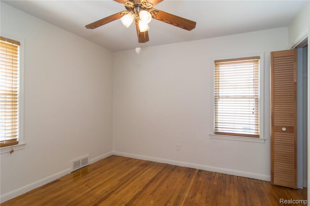 3083 Cumberland Road Berkley, MI 48072 - Photo 15 of 42 DSC_1821.jpg