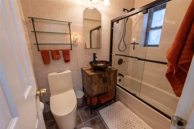 $429,000 | 50 Brompton Road, Unit 2H, Great Neck, NY 11021