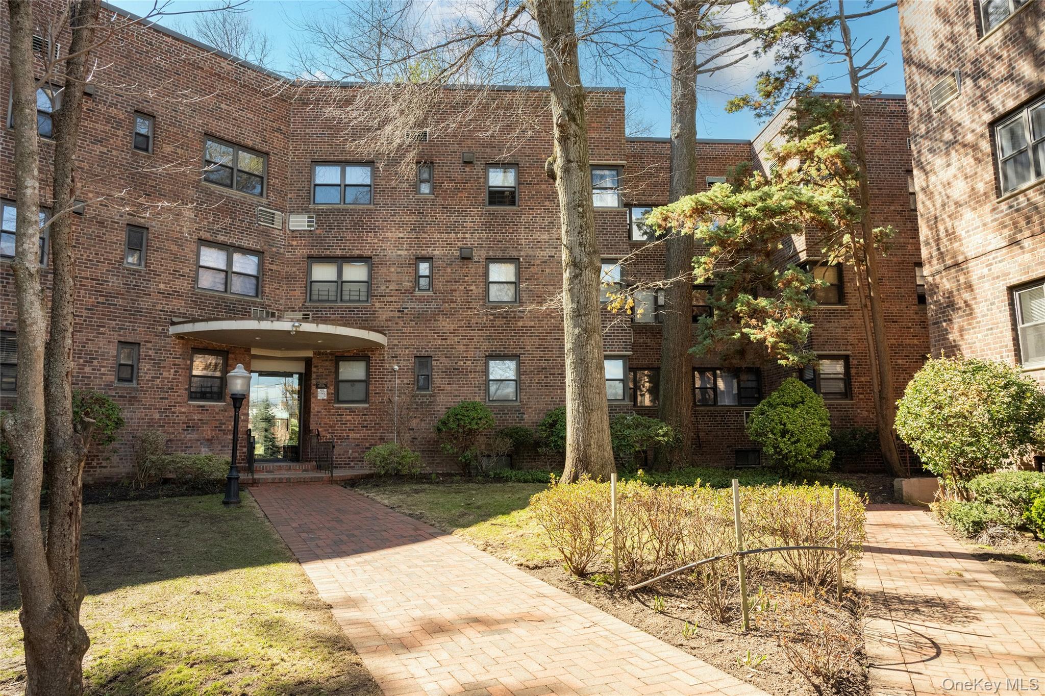 50 Brompton Road, Unit 2H Great Neck, NY 11021 - Photo 16 of 23