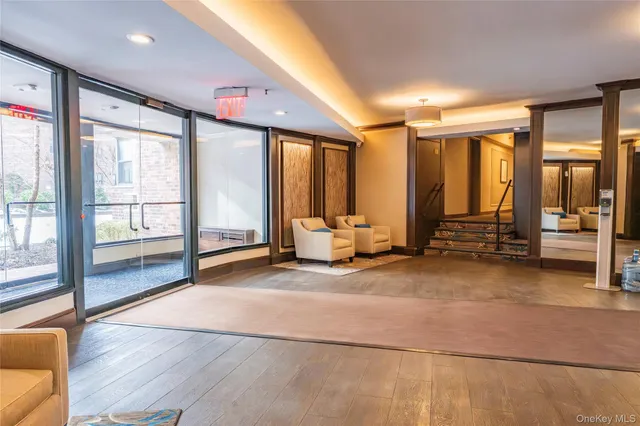 $429,000 | 50 Brompton Road, Unit 2H, Great Neck, NY 11021