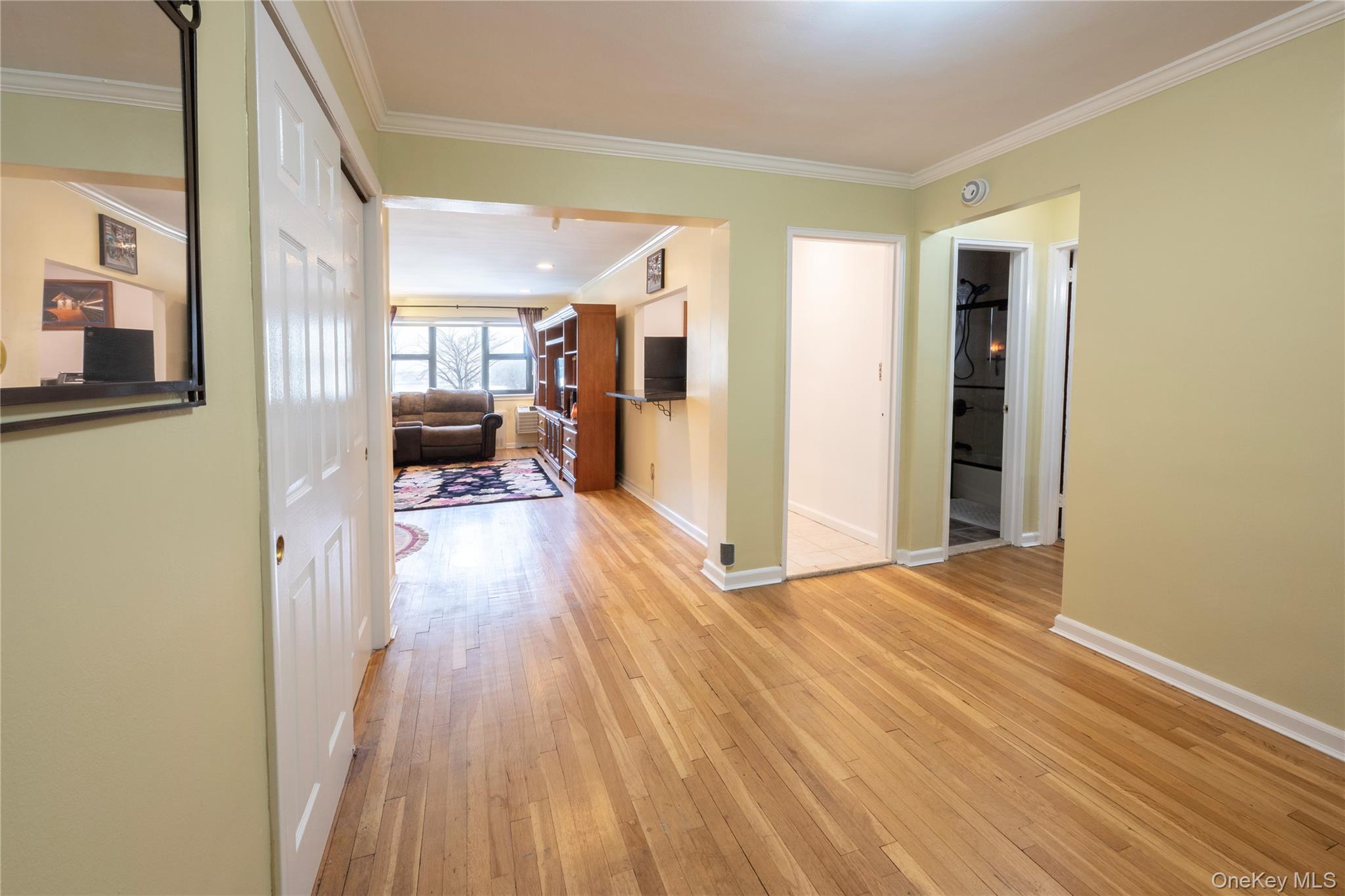 50 Brompton Road, Unit 2H Great Neck, NY 11021 - Photo 7 of 17