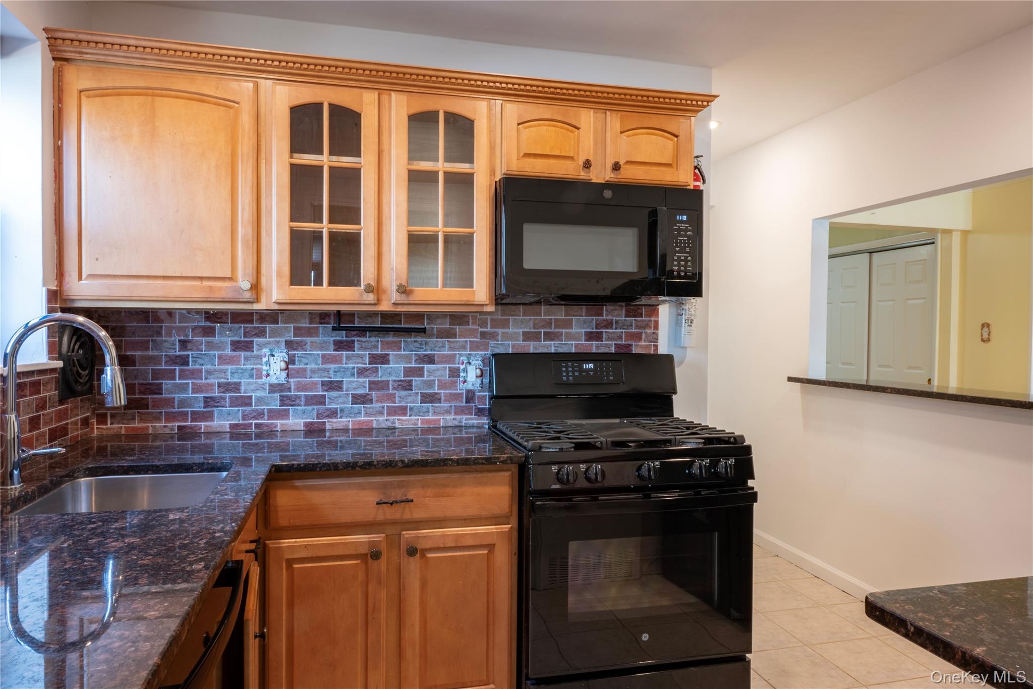 50 Brompton Road, Unit 2H Great Neck, NY 11021 - Photo 8 of 23